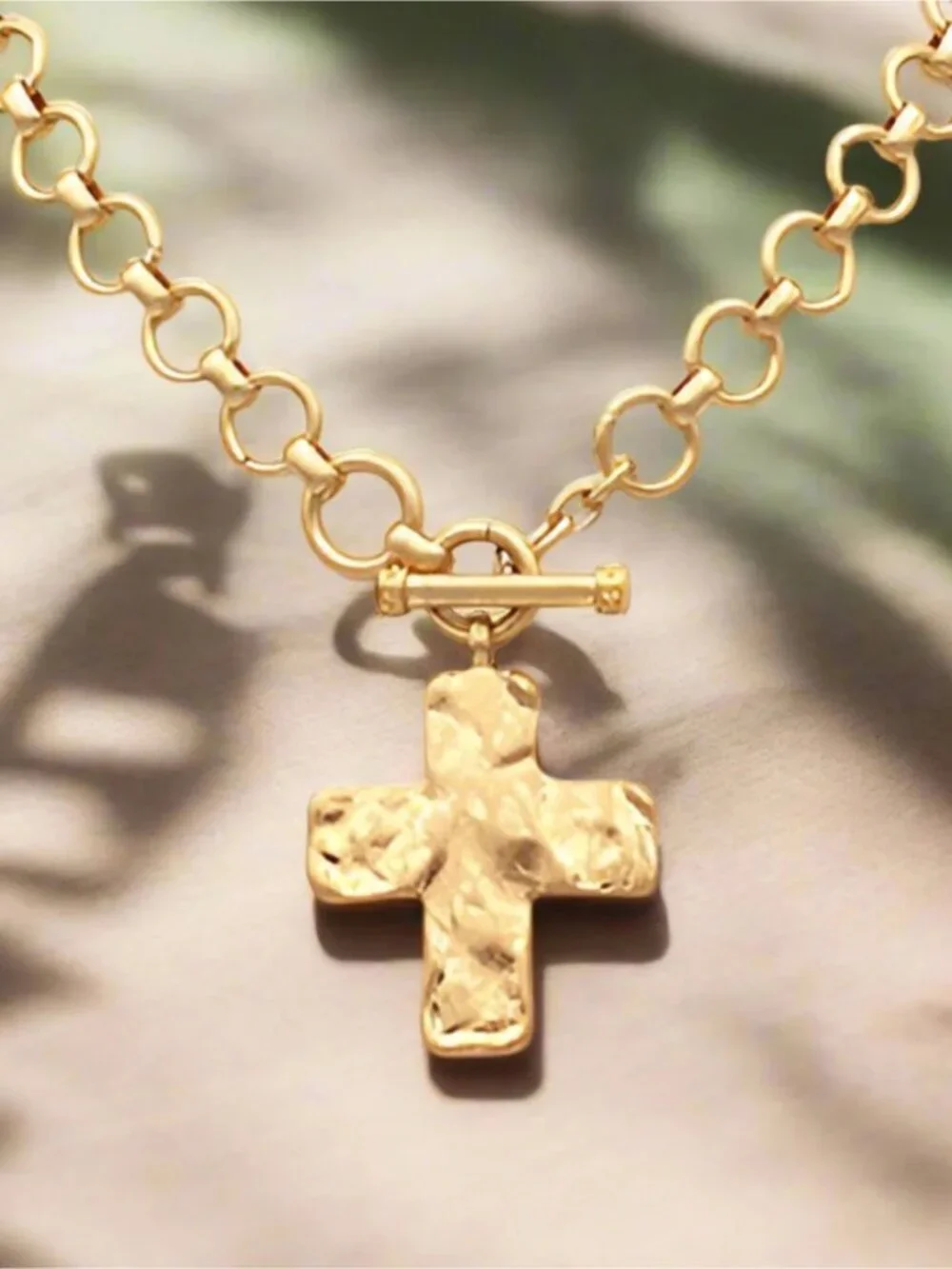 New! Viral Hammered Gold Cross Necklace (1012) NWOT